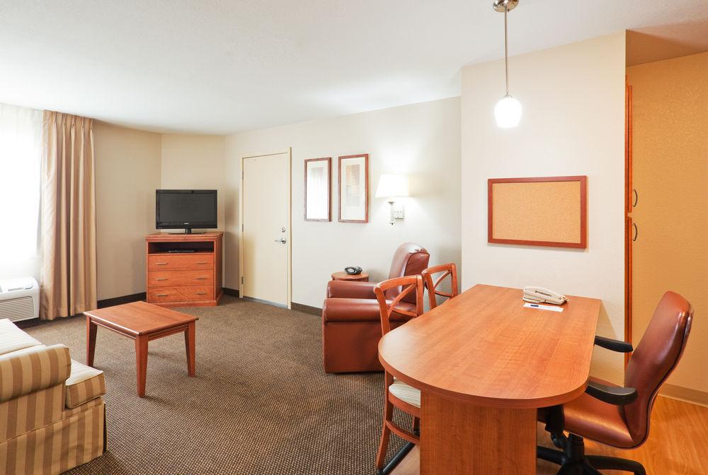 Candlewood Suites Eastchase Park By Ihg Montgomery Exterior photo