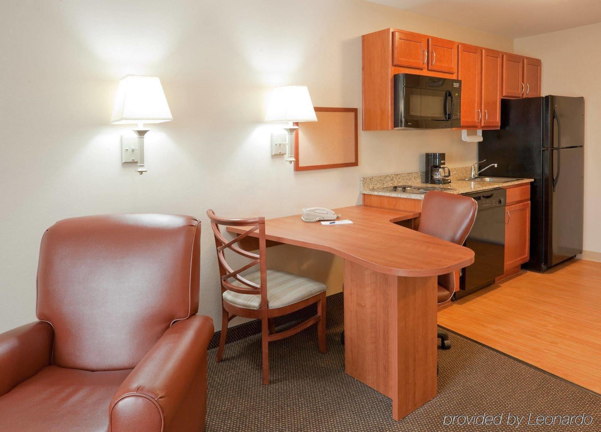 Candlewood Suites Eastchase Park By Ihg Montgomery Exterior photo